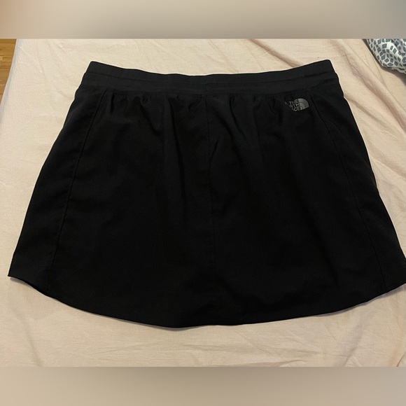 SKORT - Picture 2 of 4